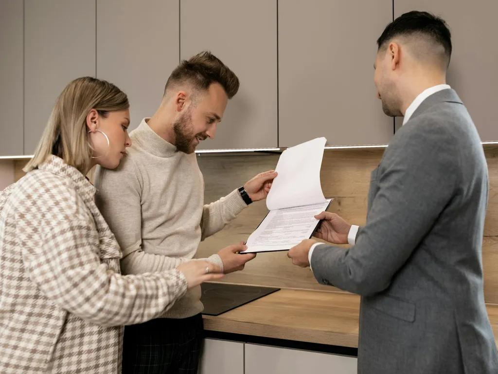 Acheter une maison construite par un particulier en toute sécurité : garanties, diagnostics et clauses incontournables